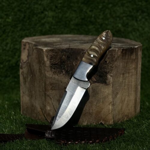 Ram Horn Hunting Fixed Blade Knife | Full Tang Outdoor Survival Knife | Best for Camping, Hunting & Adventure | Includes Crocodile Leather Sheath