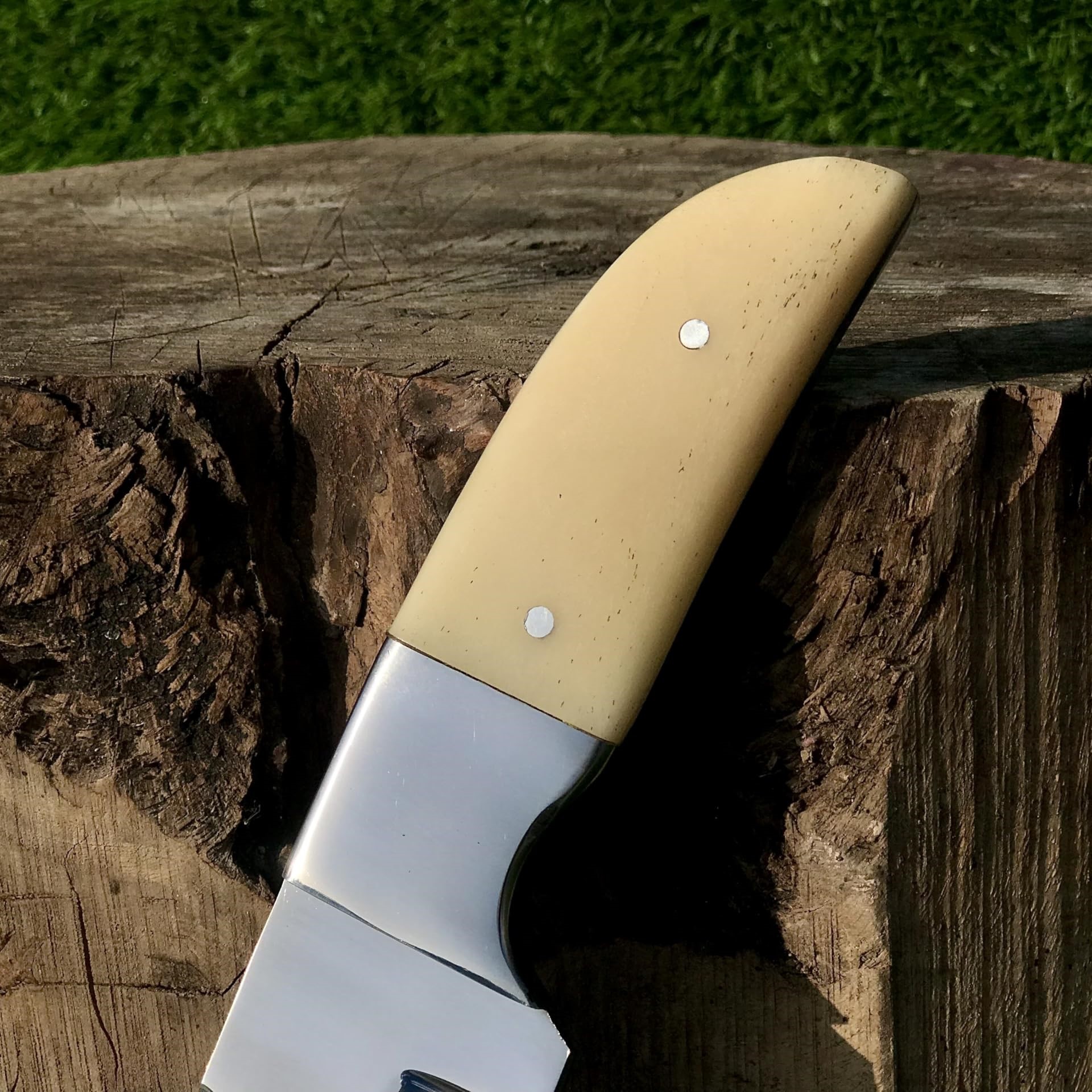 Outdoor Adventure 10'' Hunting & Skinning Full Tang Knife With Crocodile Leather Sheath Outdoor Adventure 10'' Hunting & Skinning Full Tang Knife With Crocodile Leather Sheath - Image 3